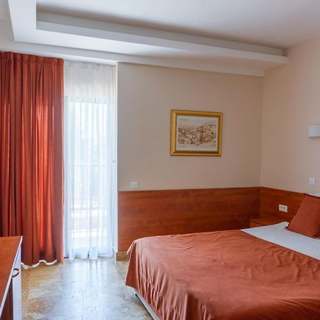 Hotel Sileks オフリド エクステリア 写真